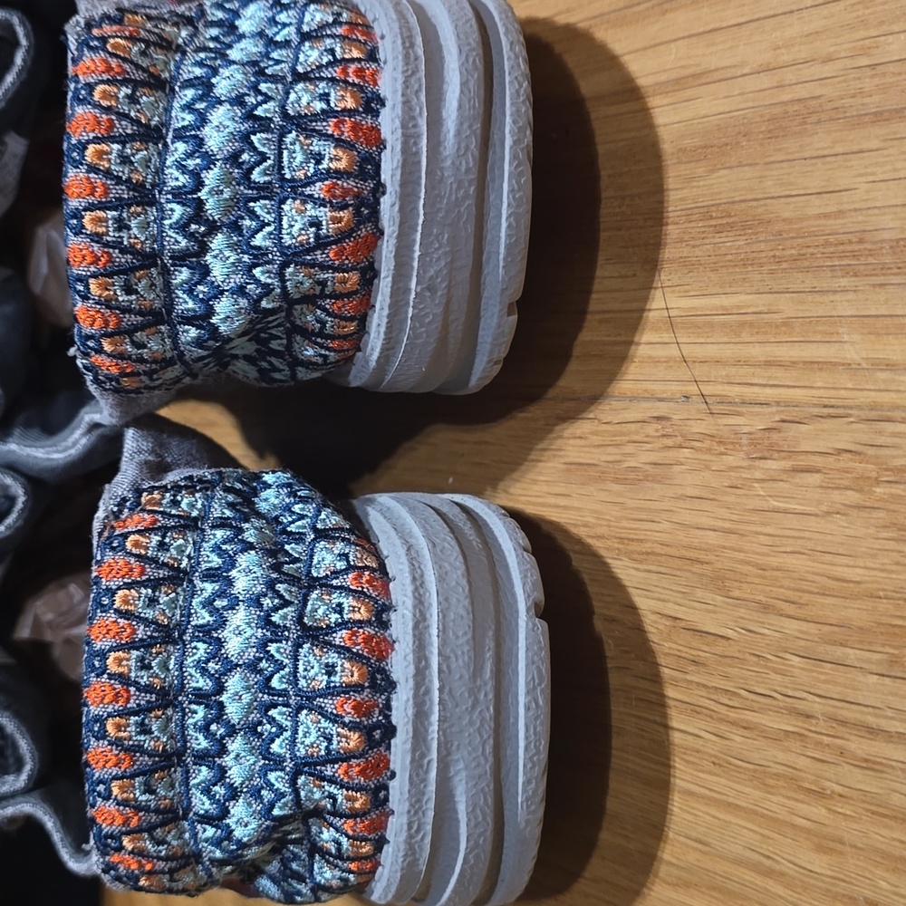 Hey Dude Women's Gray Casual Slip-On Moccasin Shoes with Colorful Detailing - Picture 4 of 8